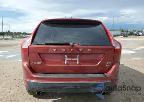 2011 Volvo Xc60 T6 z USA, uszkodzony, nr VIN YV4902DZ1B2214639